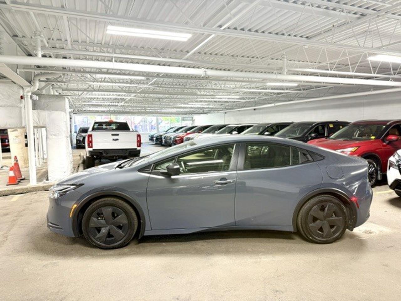 2025 Toyota Prius Plug-In Hybrid SE Auto Photo