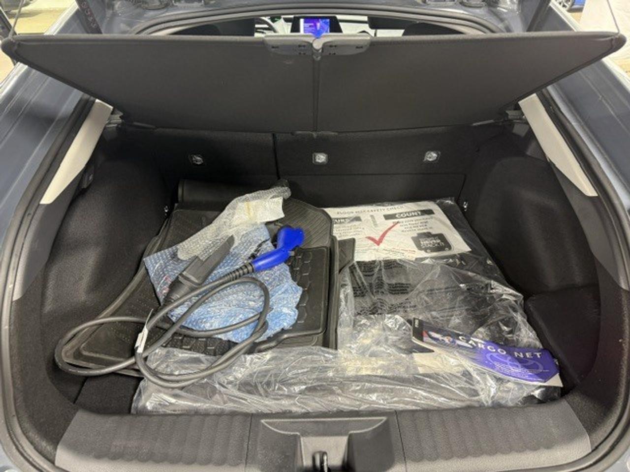 2025 Toyota Prius Plug-In Hybrid SE Auto Photo