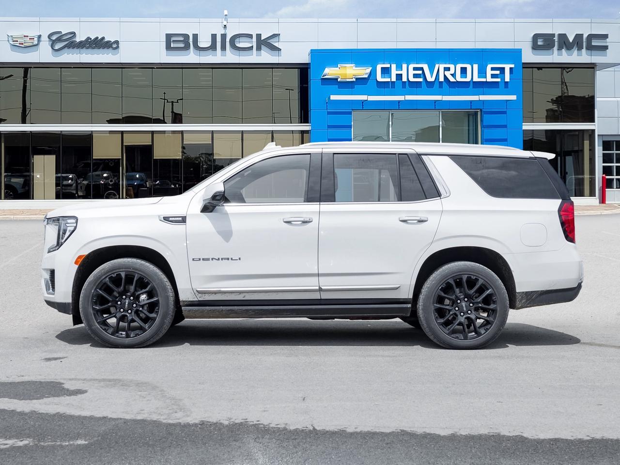 2022 GMC Yukon DENALI   Diesel   Roof   Heads up display Photo