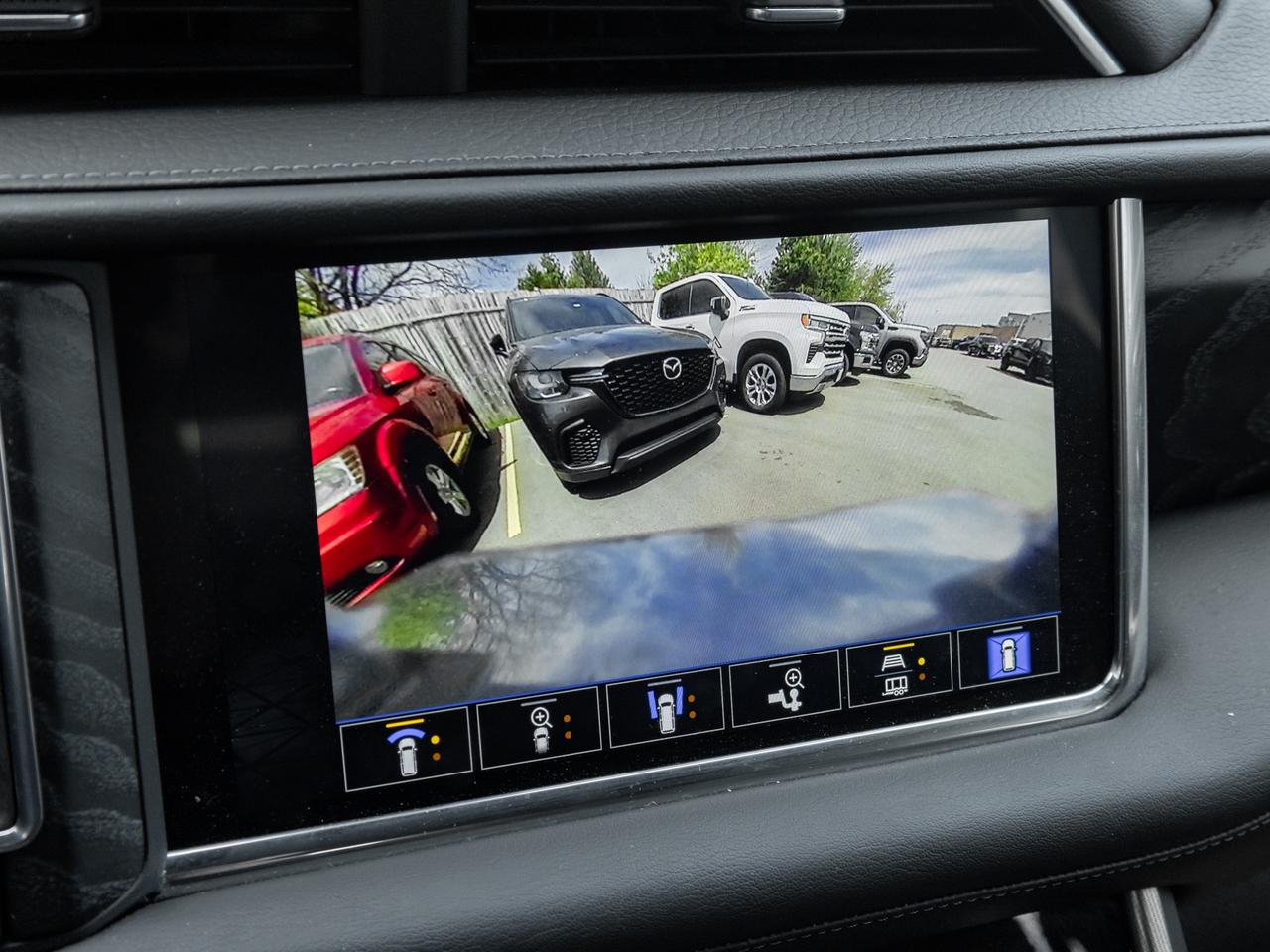 2022 GMC Yukon DENALI   Diesel   Roof   Heads up display Photo