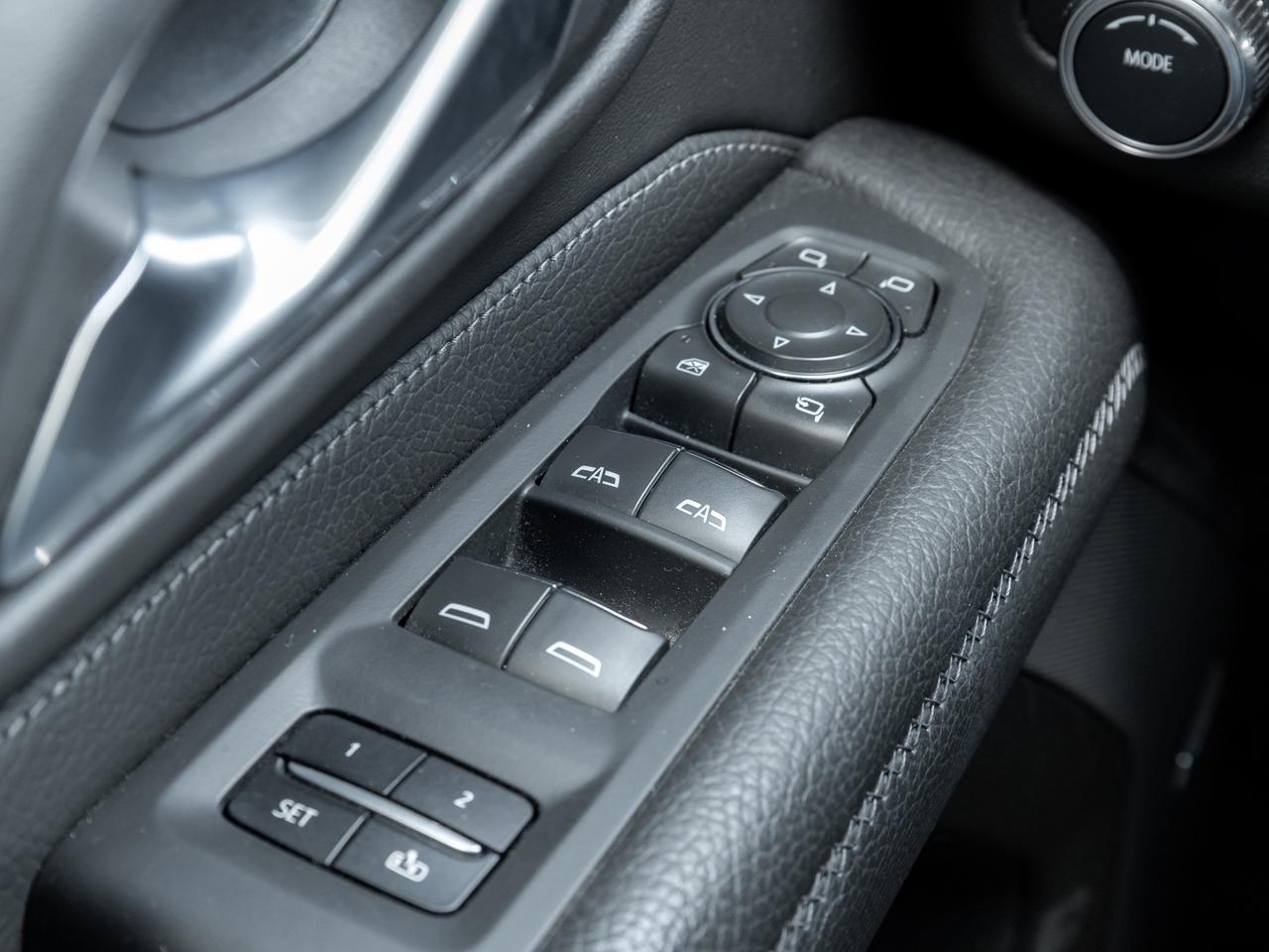2022 GMC Yukon DENALI   Diesel   Roof   Heads up display Photo