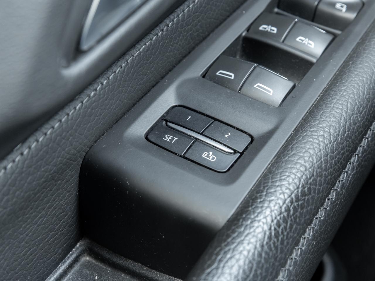 2022 GMC Yukon DENALI   Diesel   Roof   Heads up display Photo