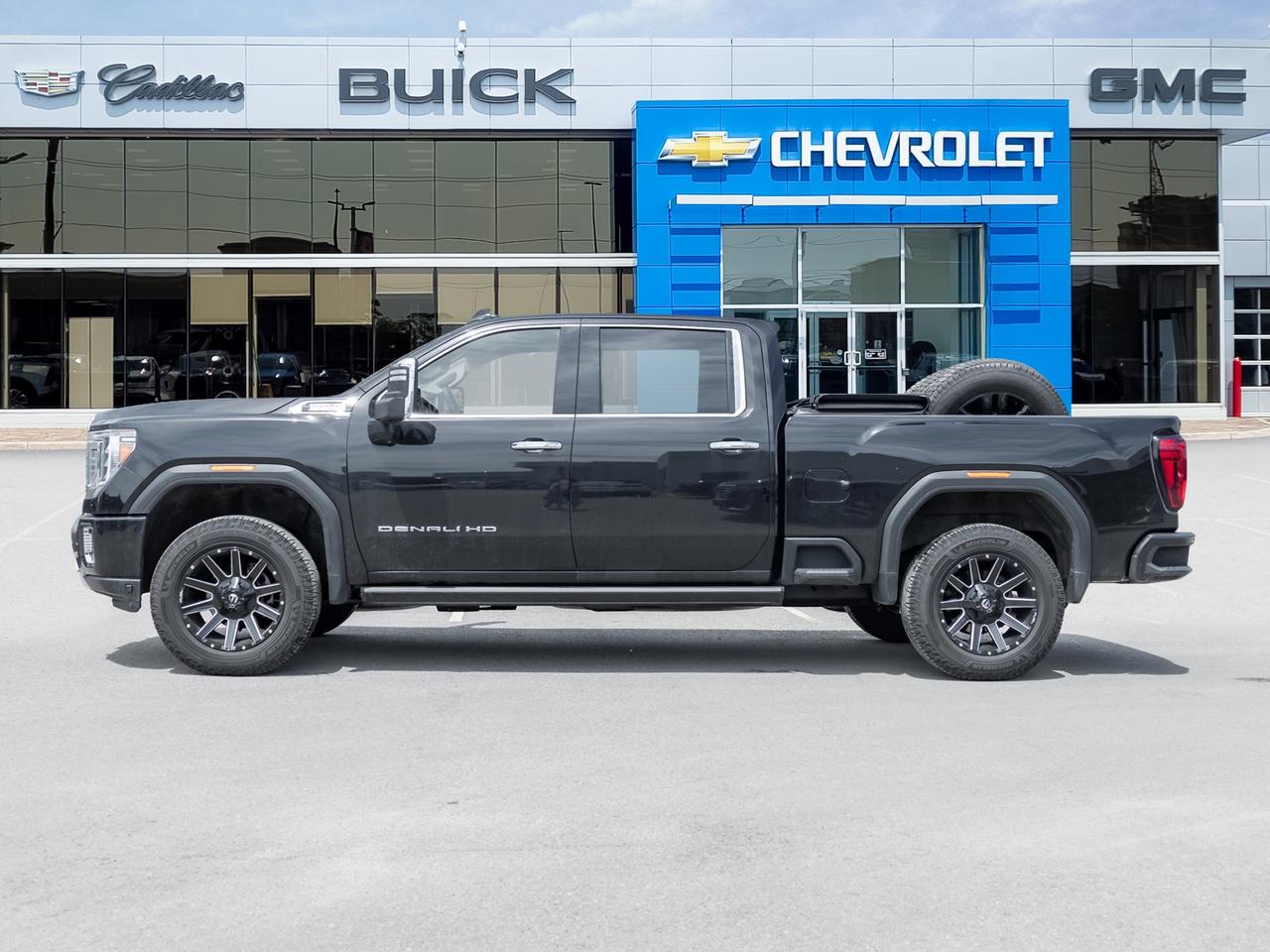 2023 GMC SIERRA 2500HD Diesel   Denali Ultimate   Black Diamond   X31 Photo2