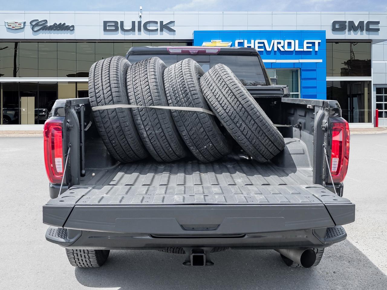 2023 GMC SIERRA 2500HD Diesel   Denali Ultimate   Black Diamond   X31 Photo