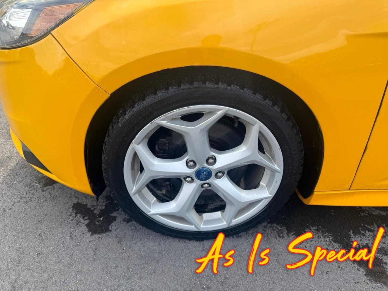 2013 Ford Focus ST Base 4dr Hatchback Photo