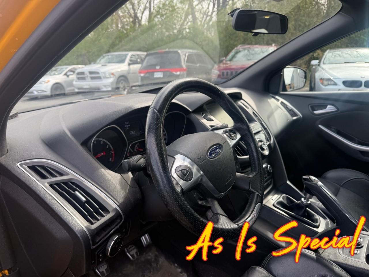 2013 Ford Focus ST Base 4dr Hatchback Photo