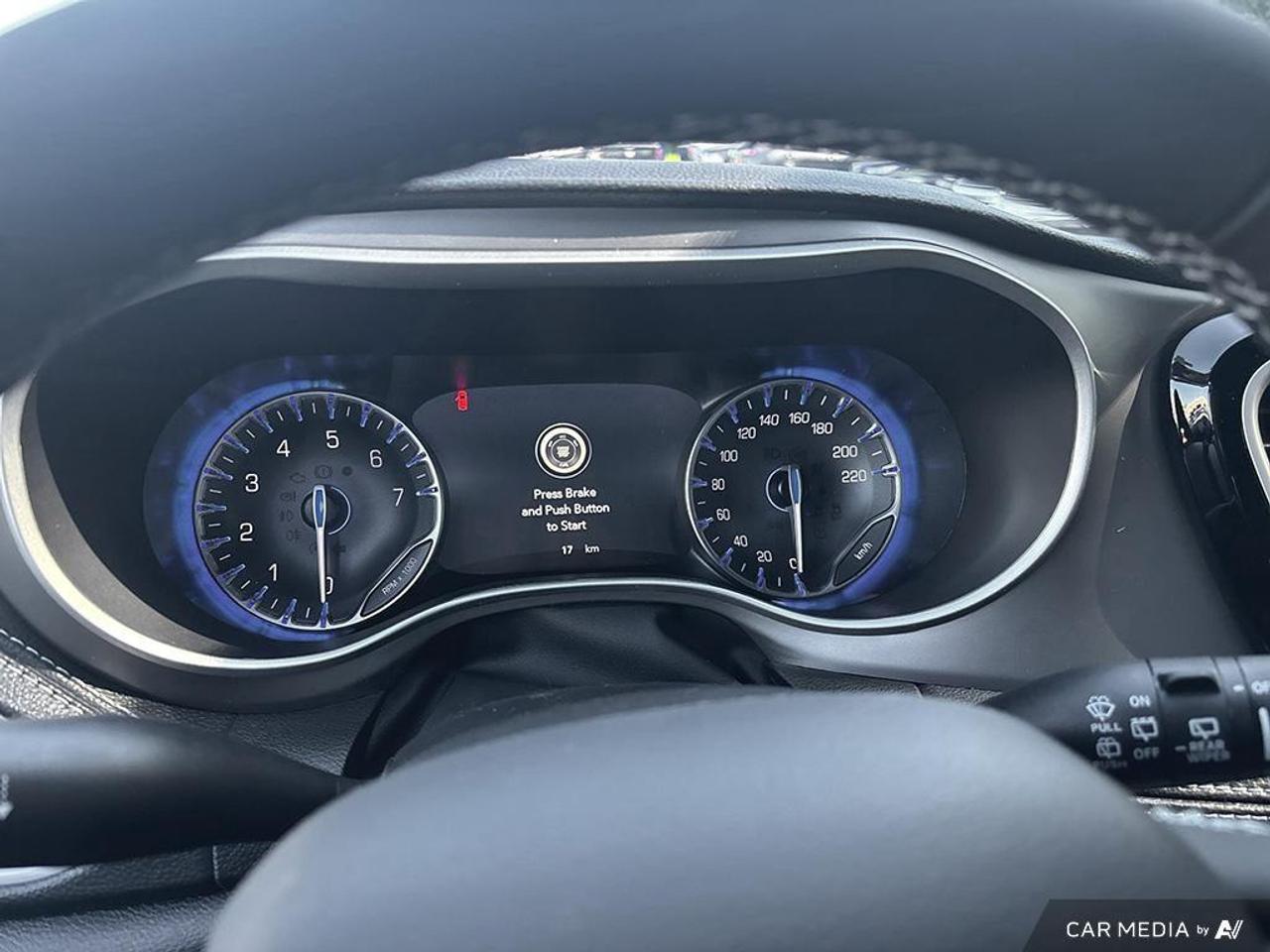 2027 Chrysler Pacifica Select Front-Wheel Drive Passenger Van Photo