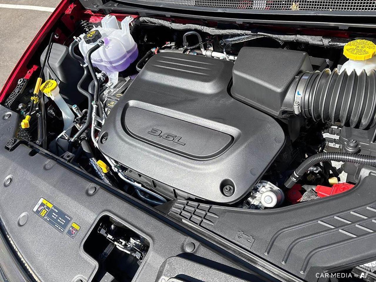 2027 Chrysler Pacifica Select Front-Wheel Drive Passenger Van Photo