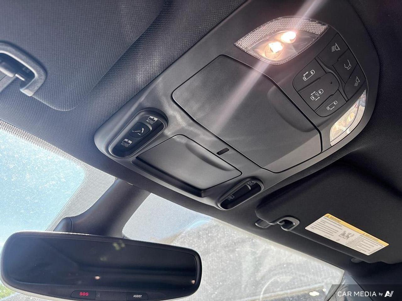 2027 Chrysler Pacifica Select Front-Wheel Drive Passenger Van Photo
