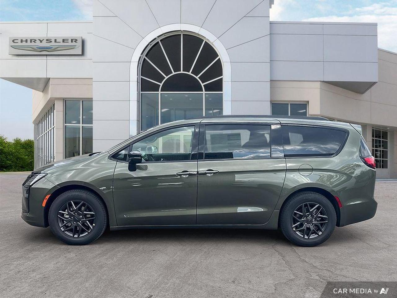 2027 Chrysler Pacifica Select Front-Wheel Drive Passenger Van Photo2