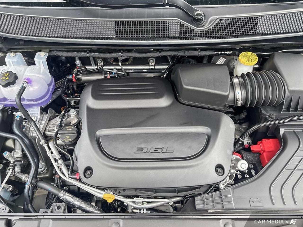 2027 Chrysler Pacifica Select Front-Wheel Drive Passenger Van Photo
