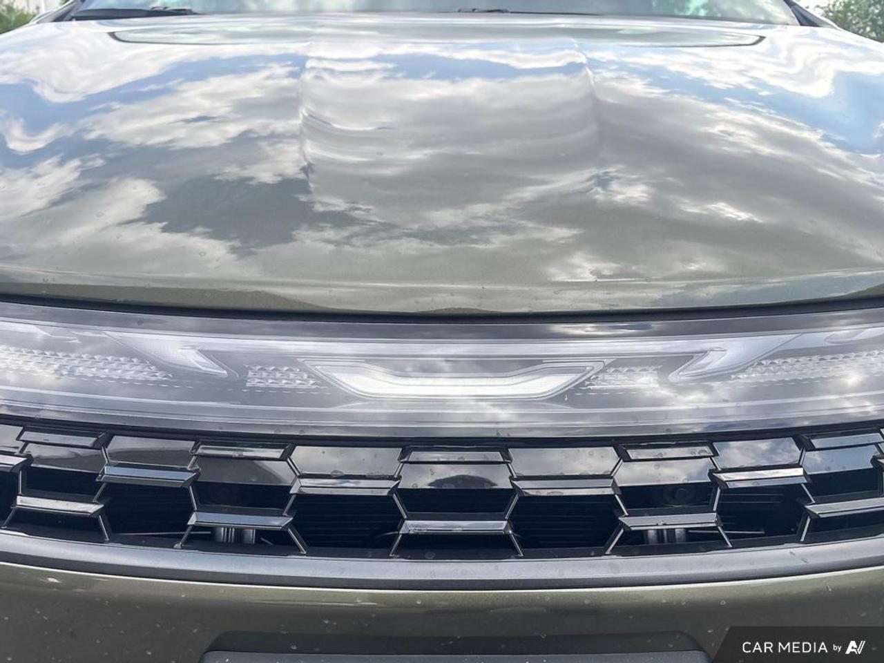 2027 Chrysler Pacifica Select Front-Wheel Drive Passenger Van Photo