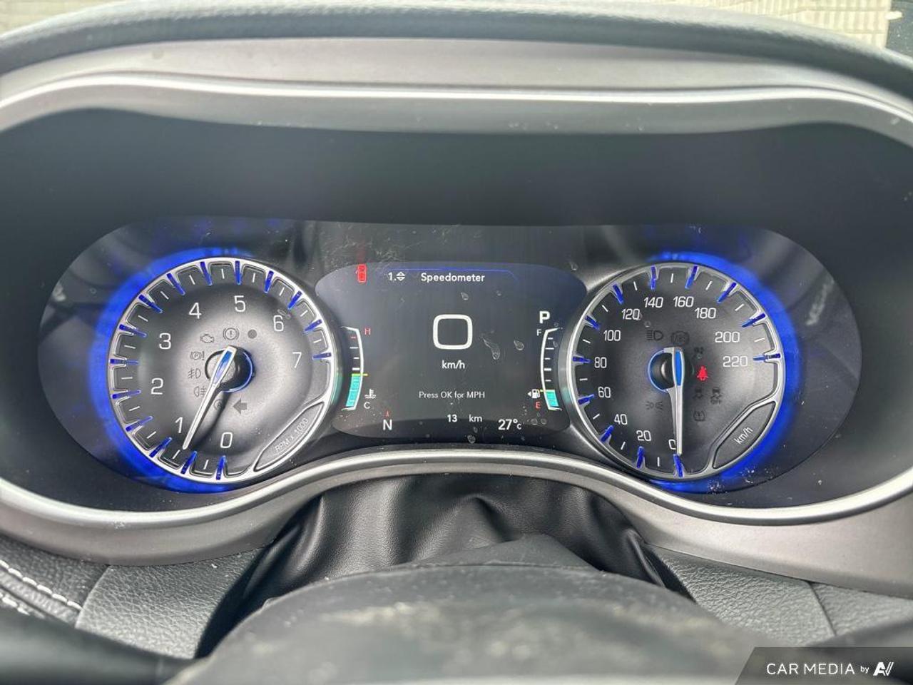 2027 Chrysler Pacifica Select Front-Wheel Drive Passenger Van Photo