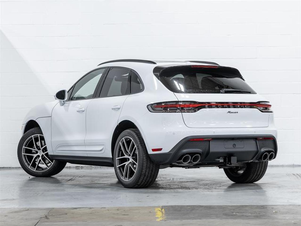 2025 Porsche Macan  Photo