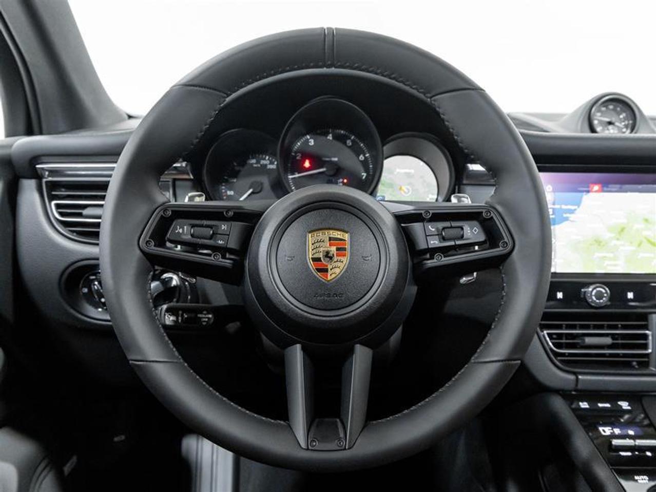 2025 Porsche Macan  Photo