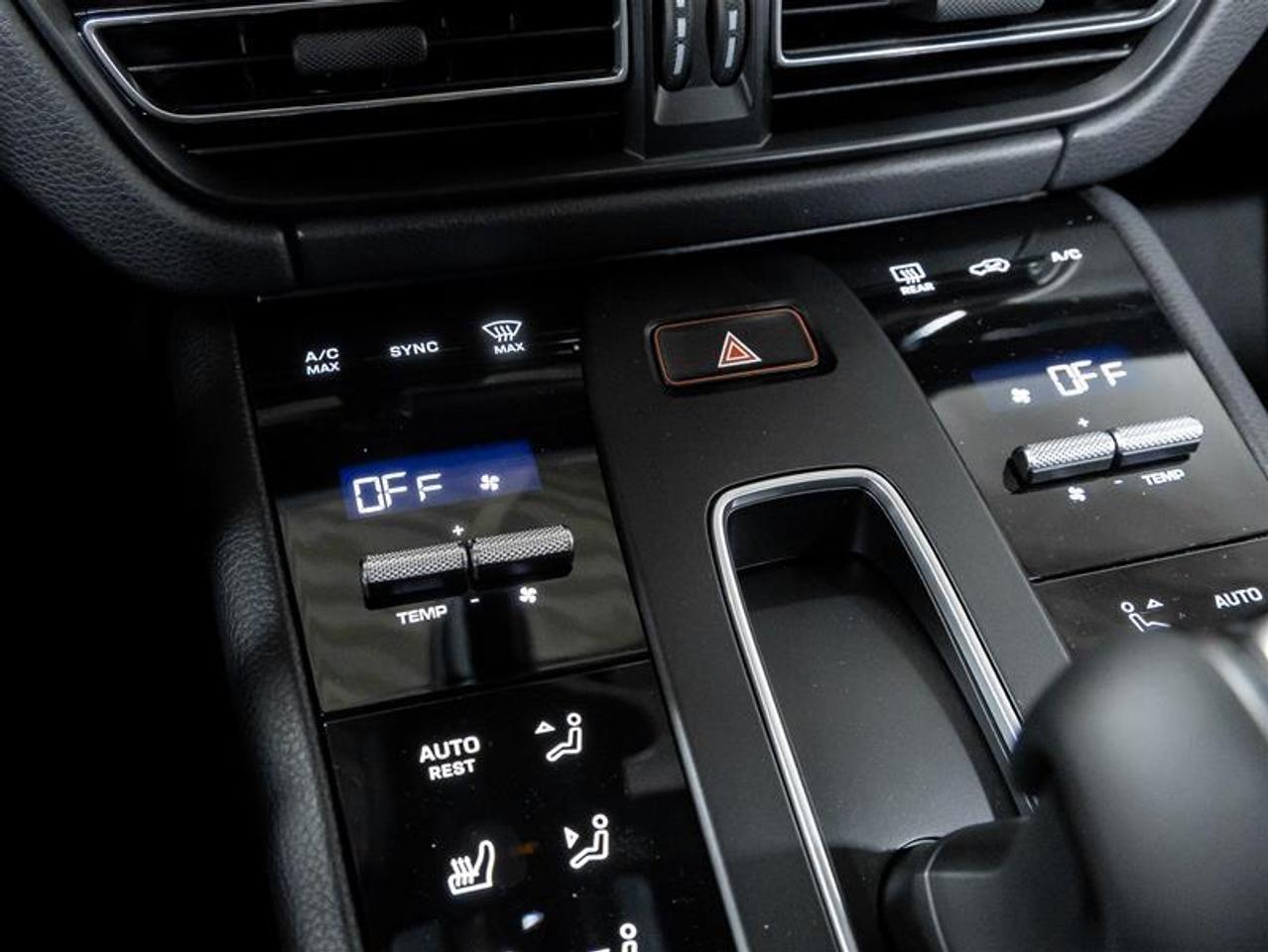 2025 Porsche Macan  Photo