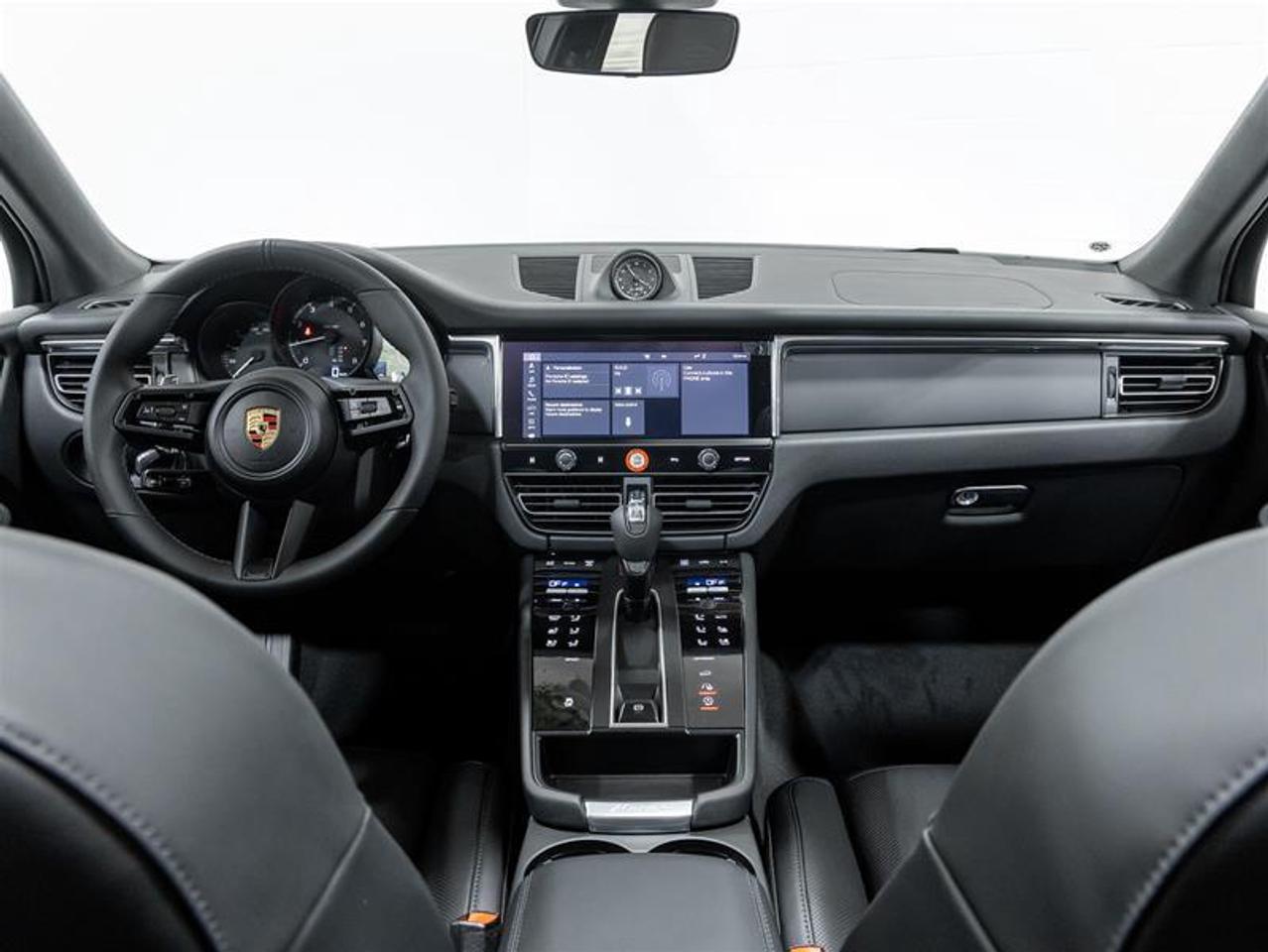 2025 Porsche Macan  Photo