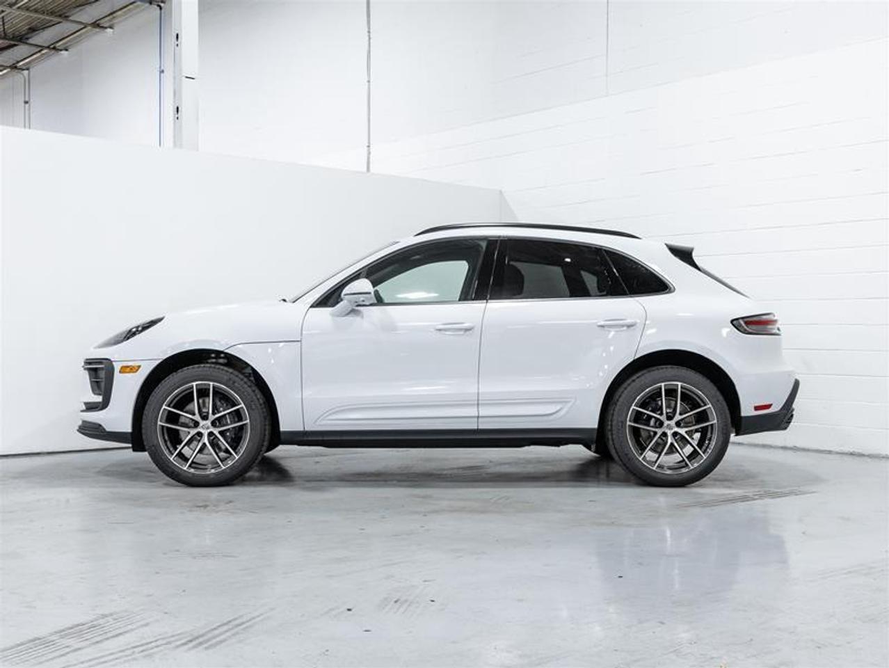 2025 Porsche Macan  Photo