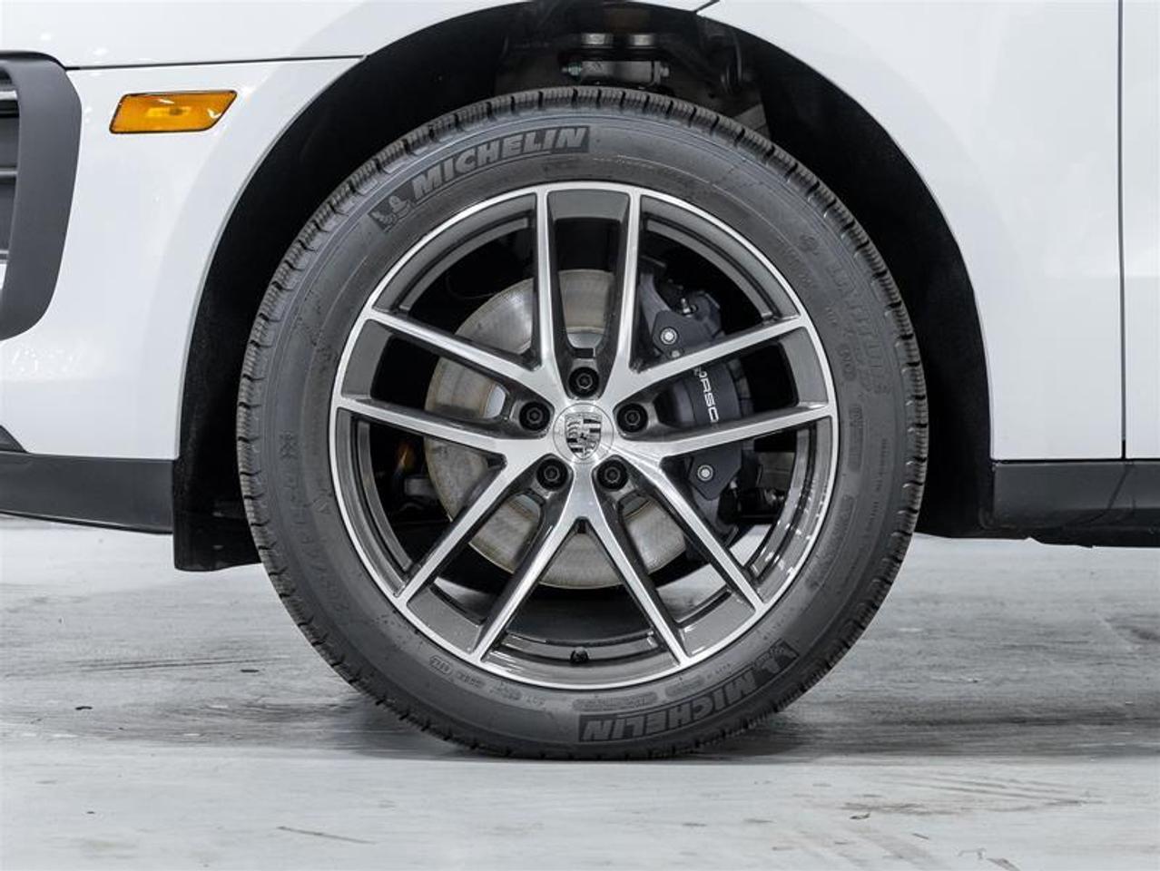 2025 Porsche Macan  Photo
