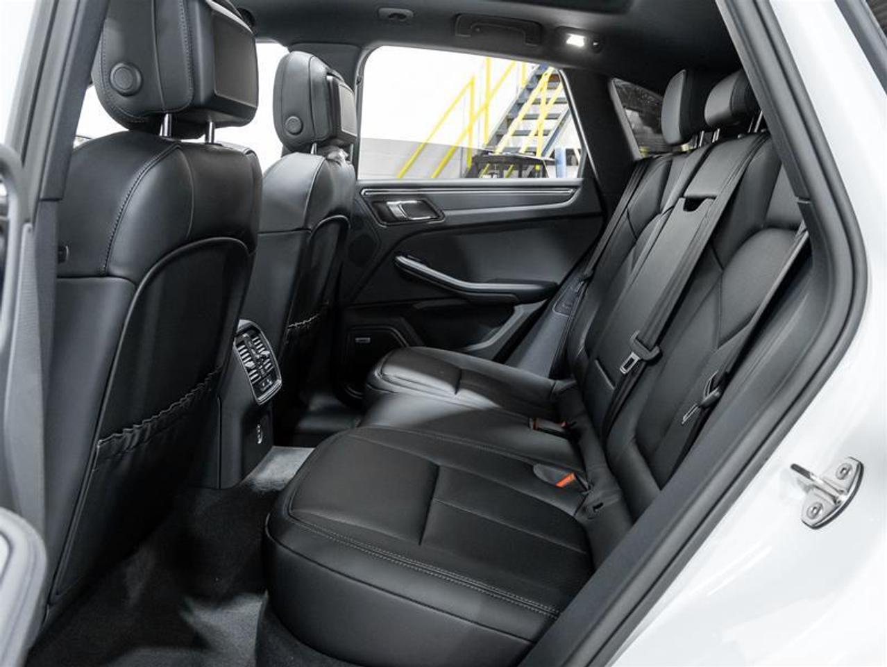 2025 Porsche Macan  Photo