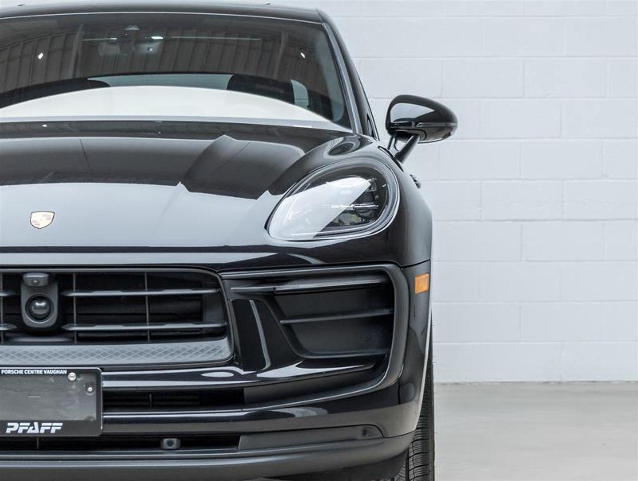 2025 Porsche Macan  Photo