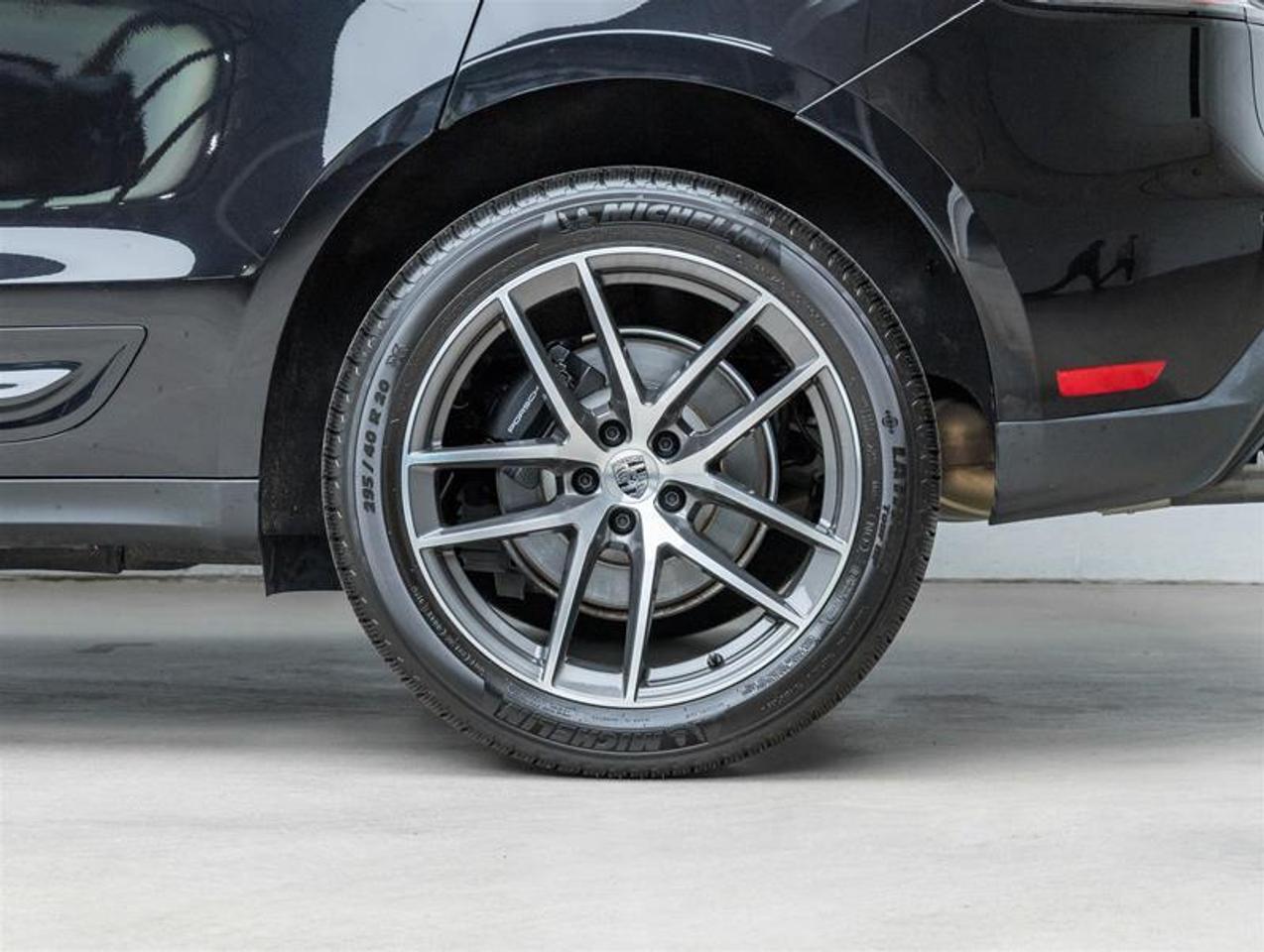 2025 Porsche Macan  Photo