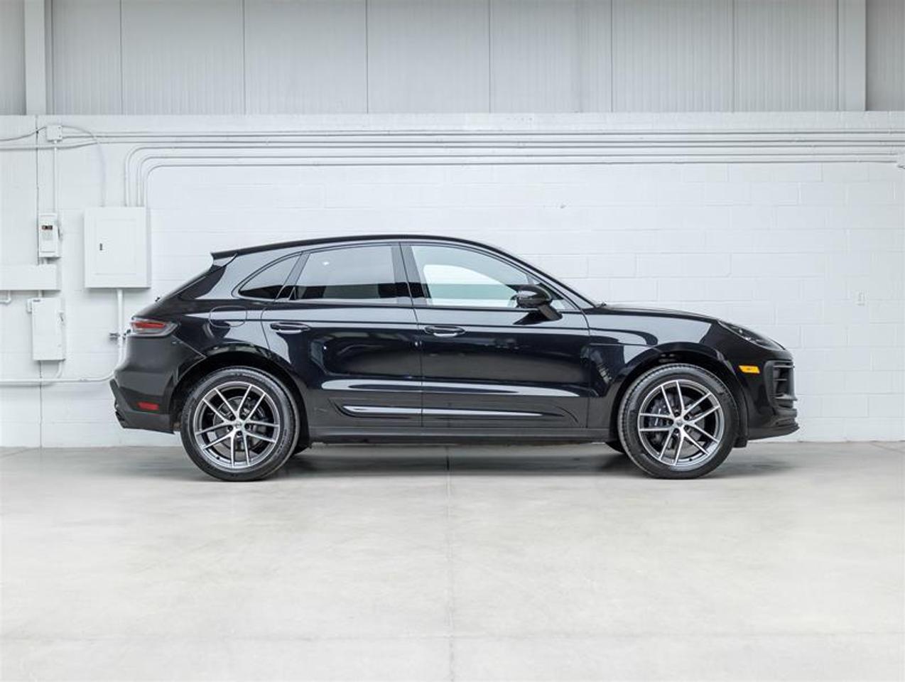 2025 Porsche Macan  Photo