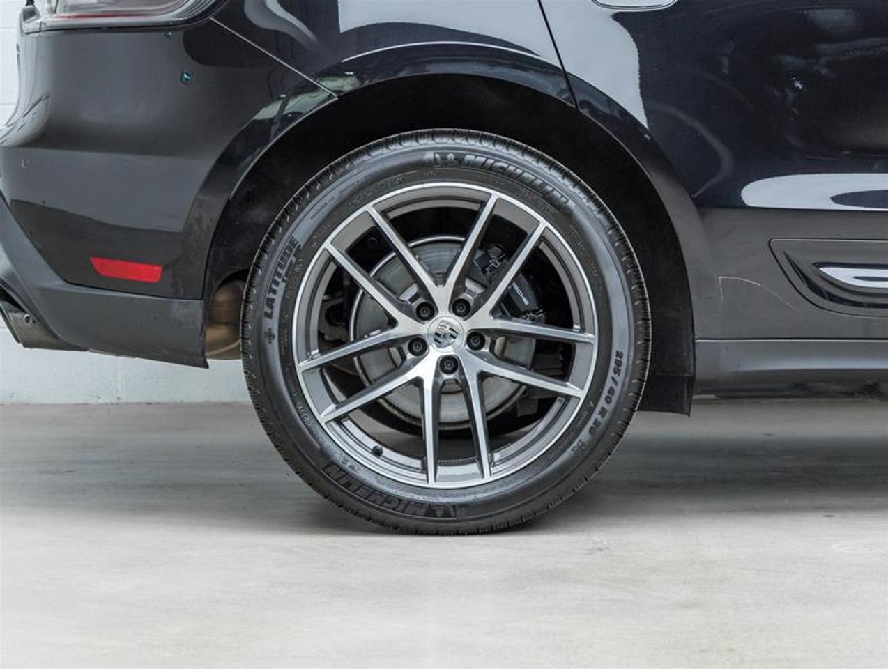 2025 Porsche Macan  Photo
