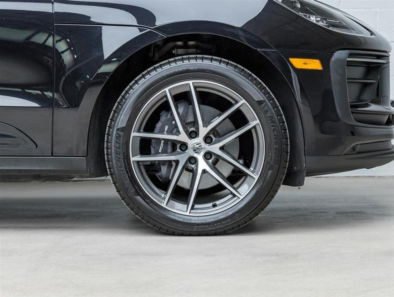 2025 Porsche Macan  Photo