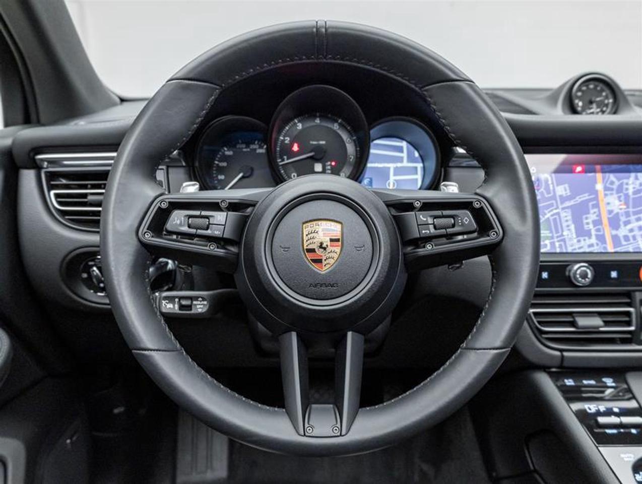 2025 Porsche Macan  Photo