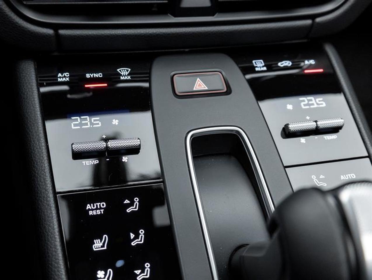 2025 Porsche Macan  Photo