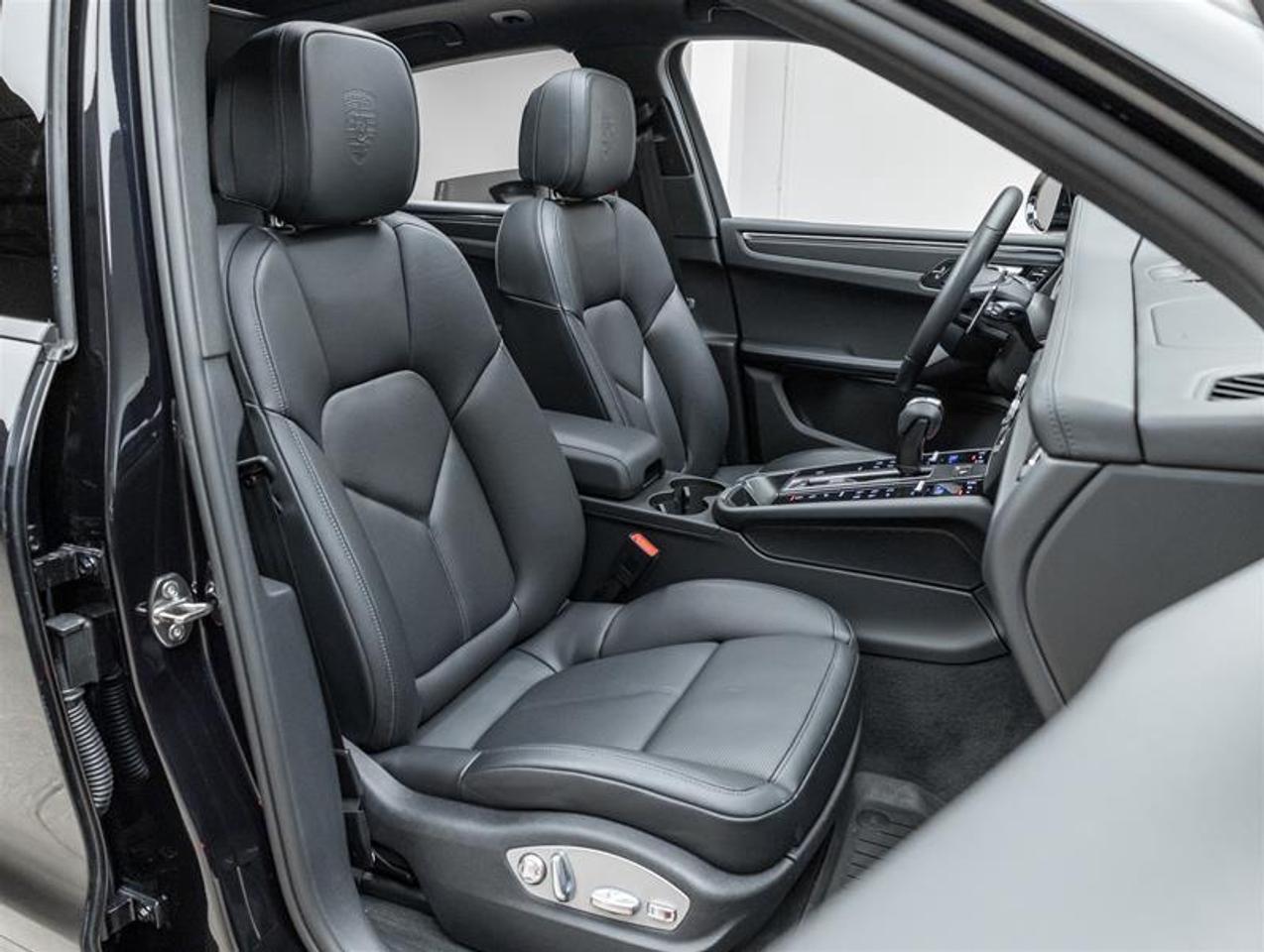 2025 Porsche Macan  Photo