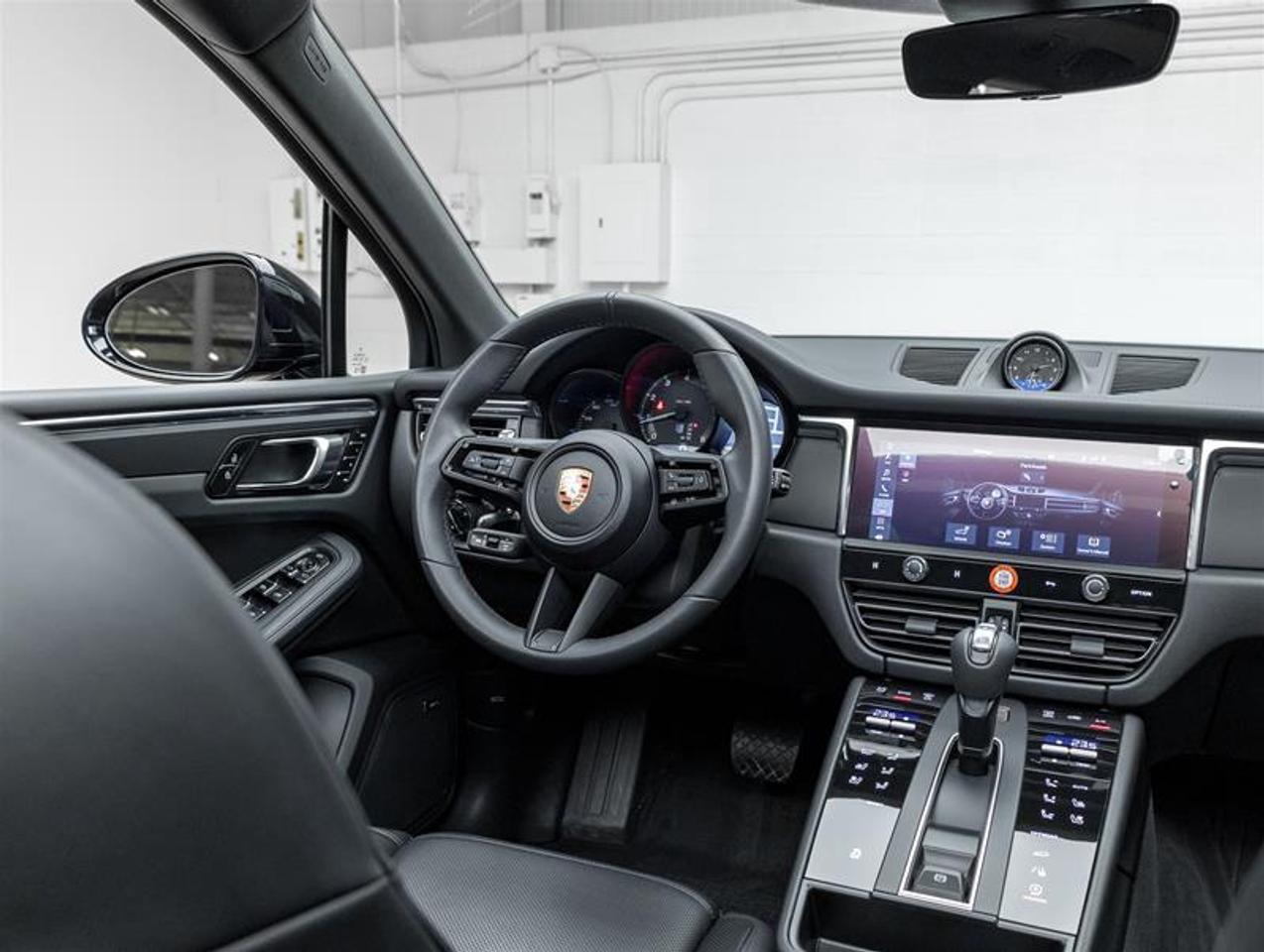2025 Porsche Macan  Photo