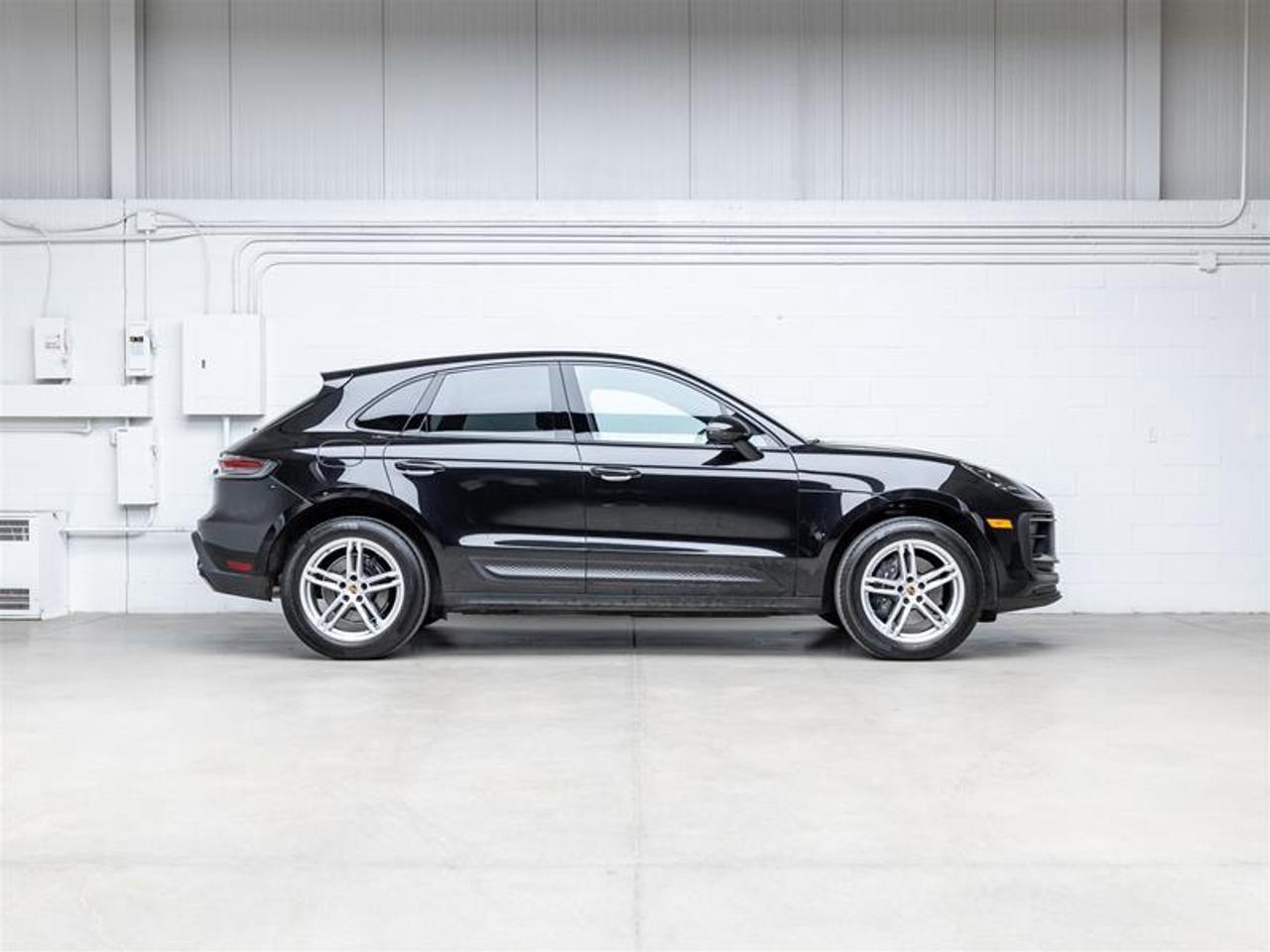 2024 Porsche Macan  Photo