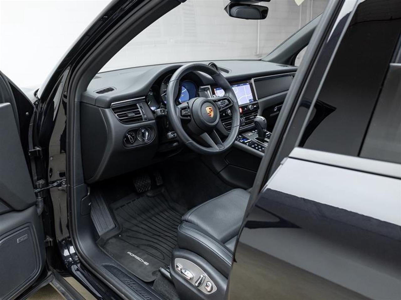 2024 Porsche Macan  Photo