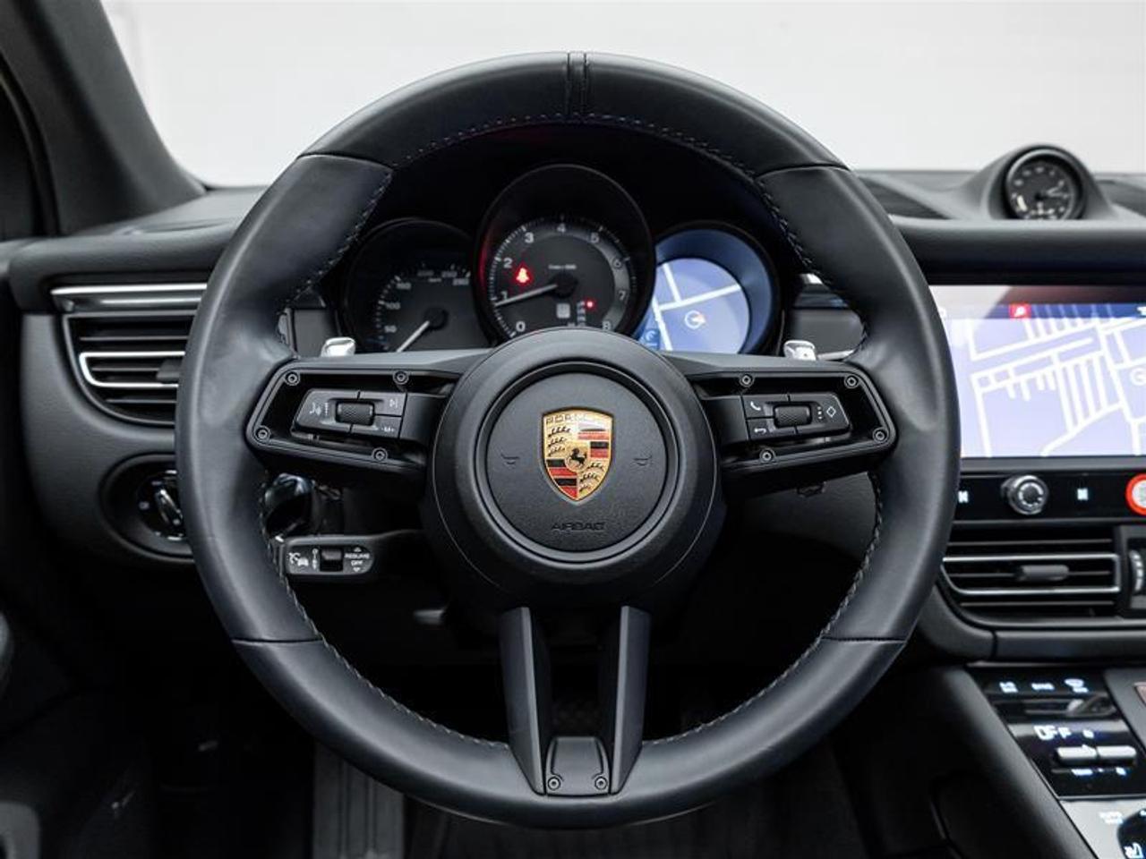 2024 Porsche Macan  Photo