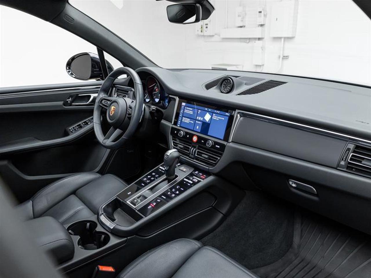 2024 Porsche Macan  Photo