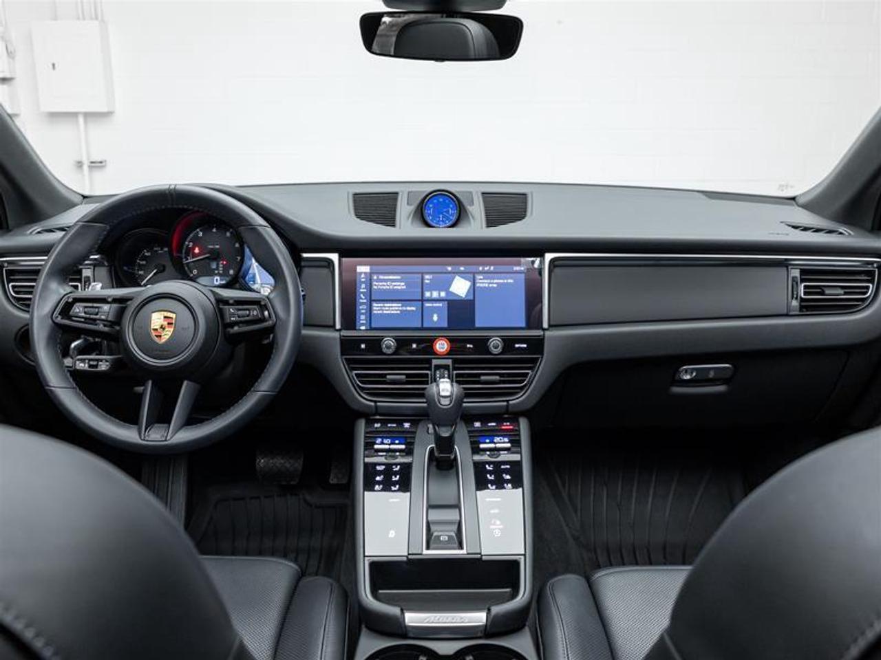 2024 Porsche Macan  Photo