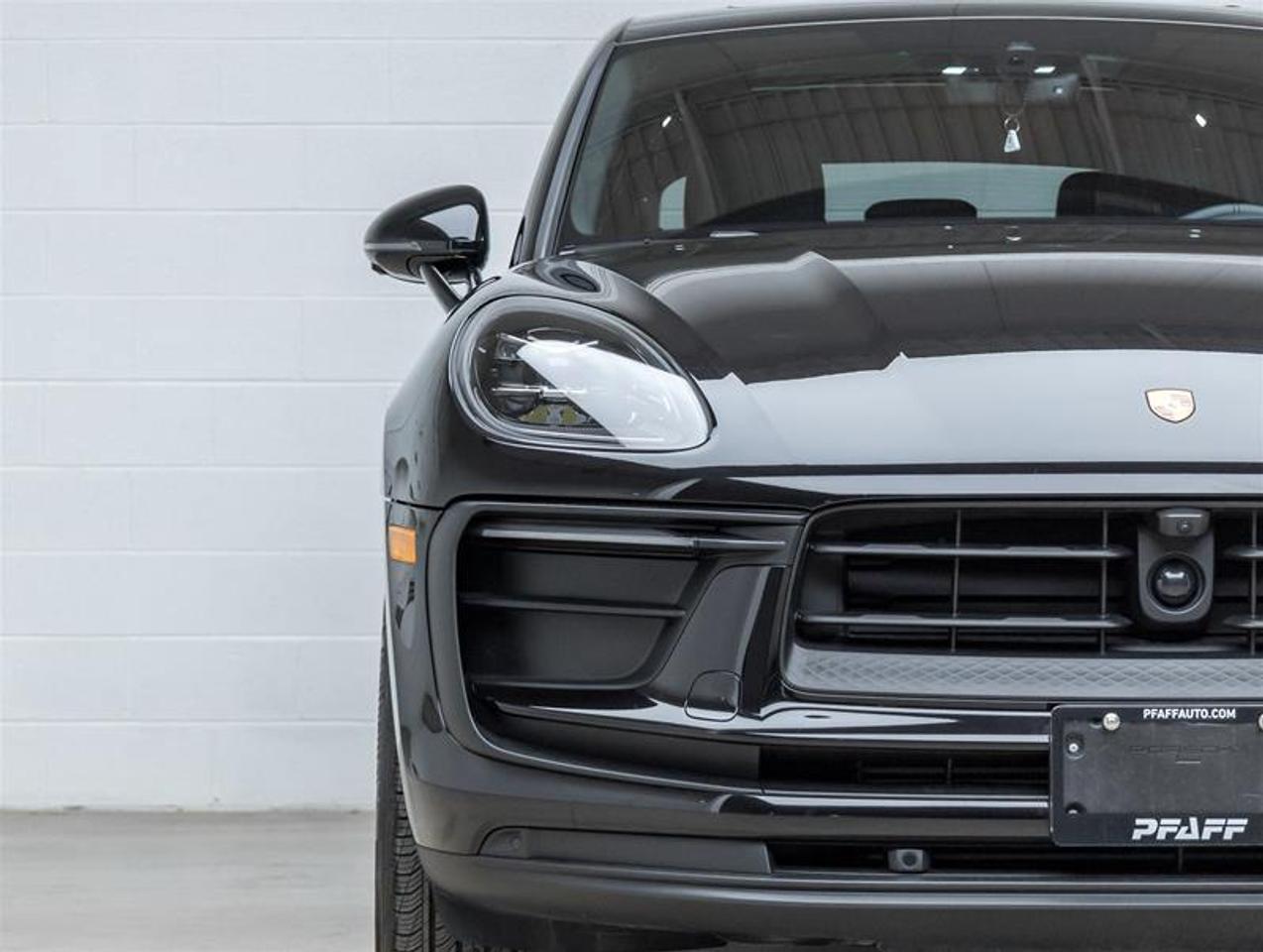 2024 Porsche Macan  Photo