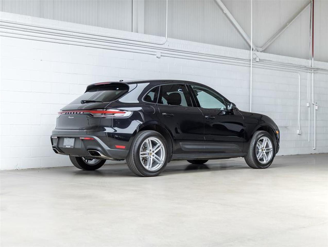 2024 Porsche Macan  Photo