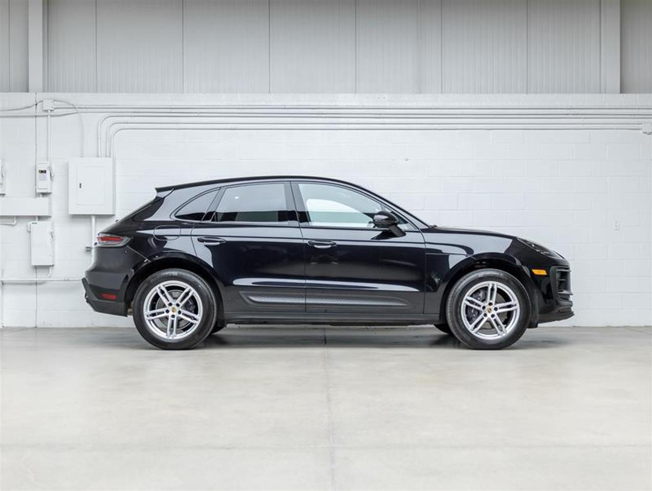 2024 Porsche Macan  Photo