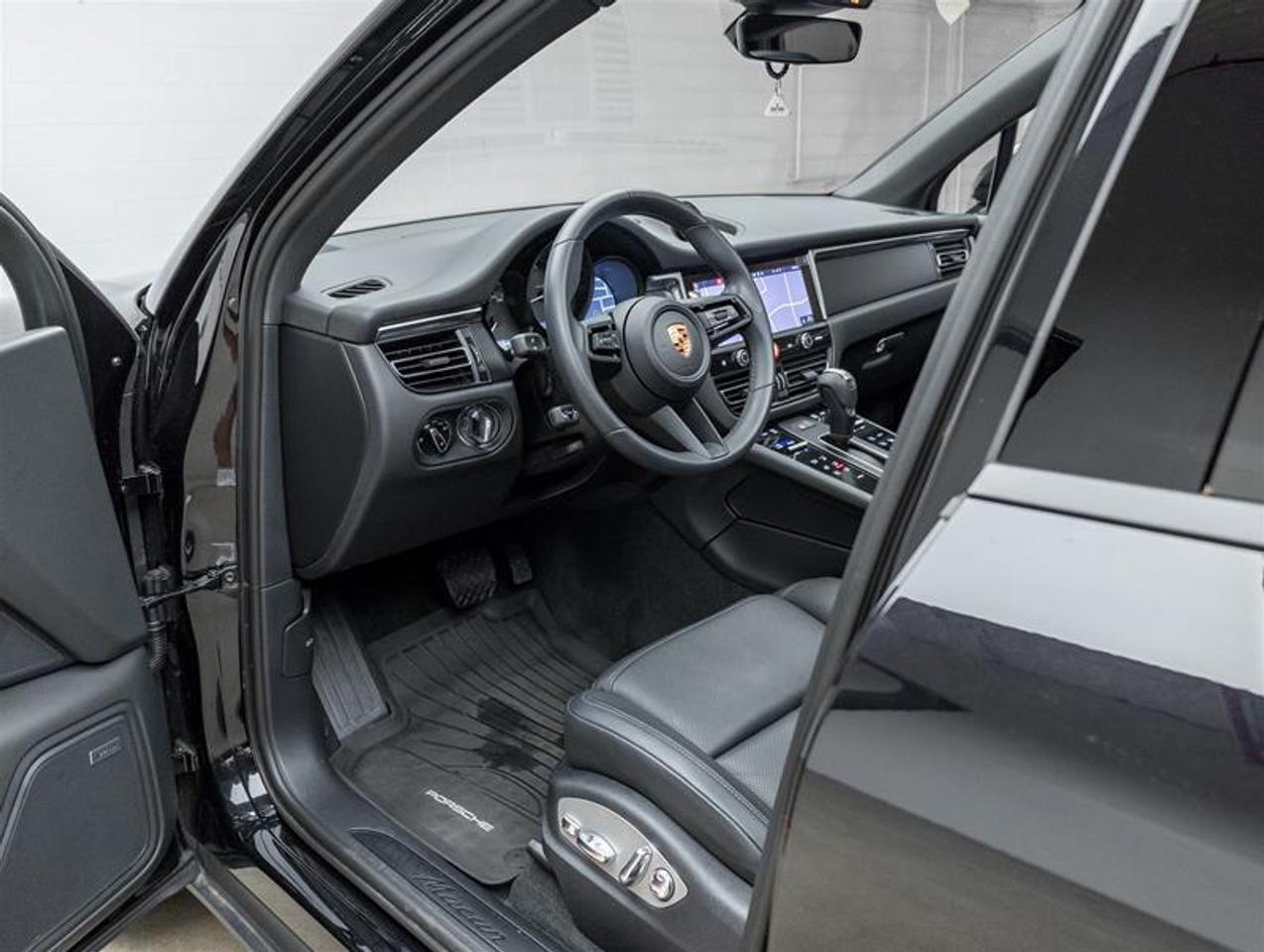 2024 Porsche Macan  Photo