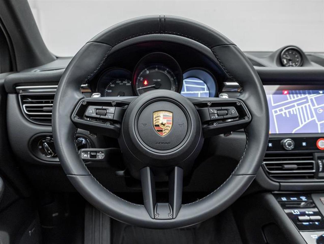 2024 Porsche Macan  Photo