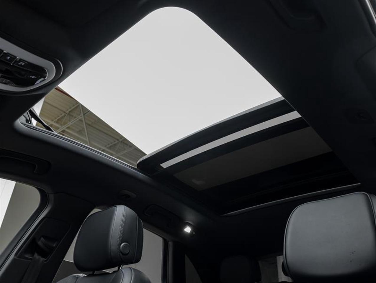 2024 Porsche Macan  Photo