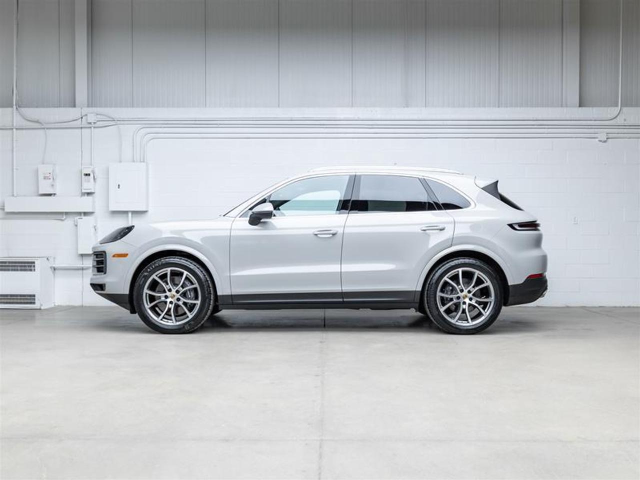 2024 Porsche Cayenne  Photo