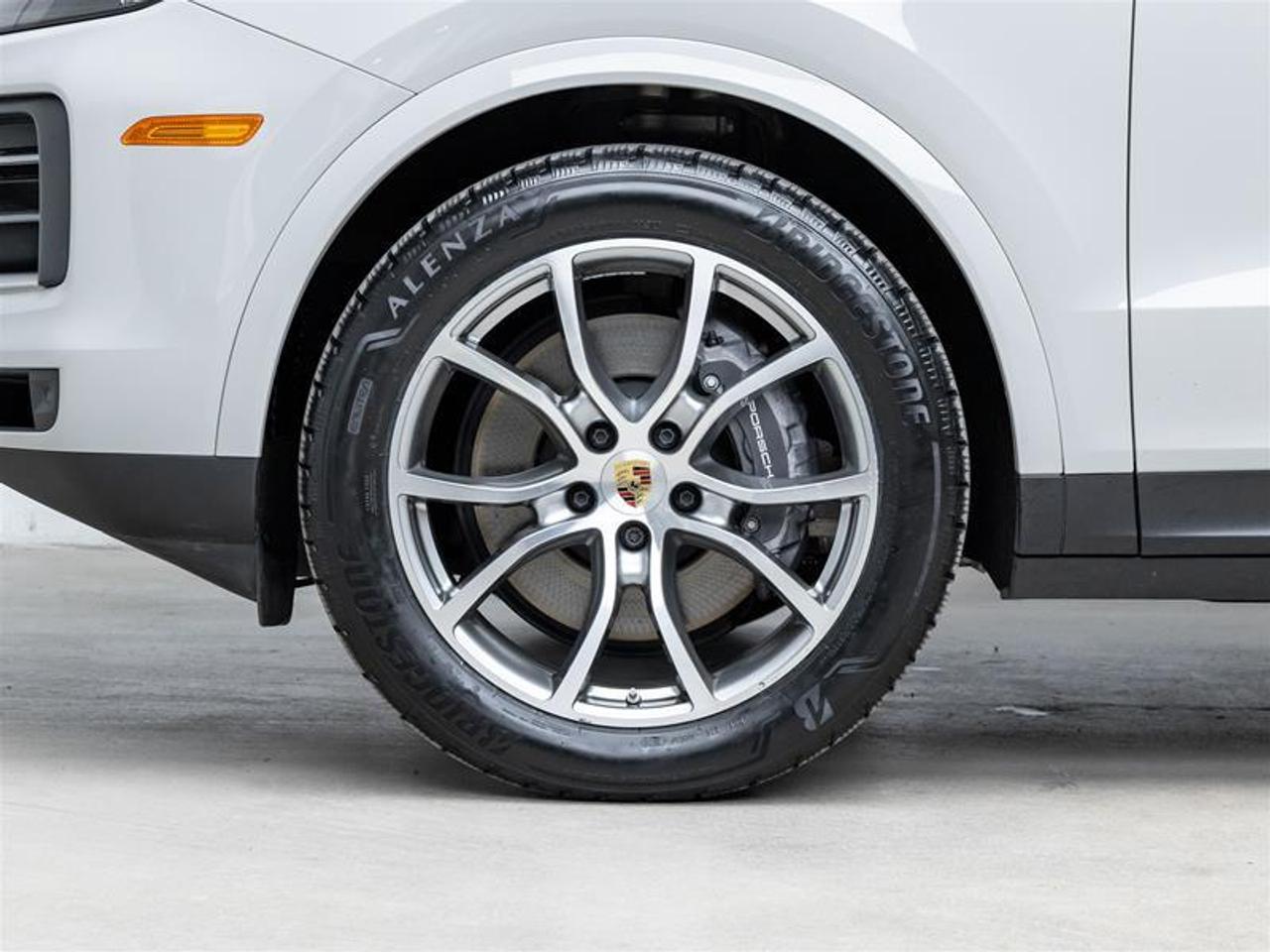 2024 Porsche Cayenne  Photo