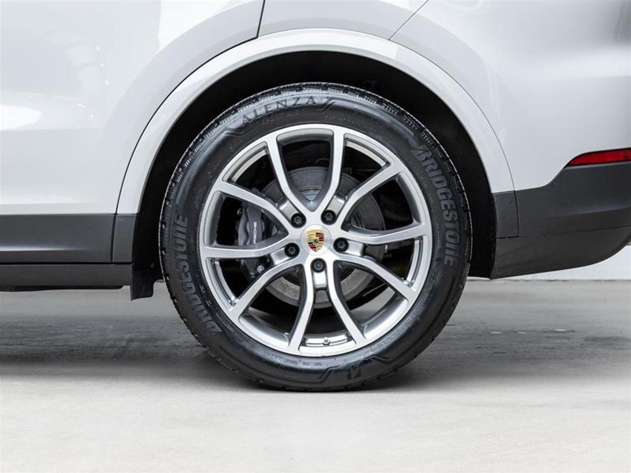 2024 Porsche Cayenne  Photo
