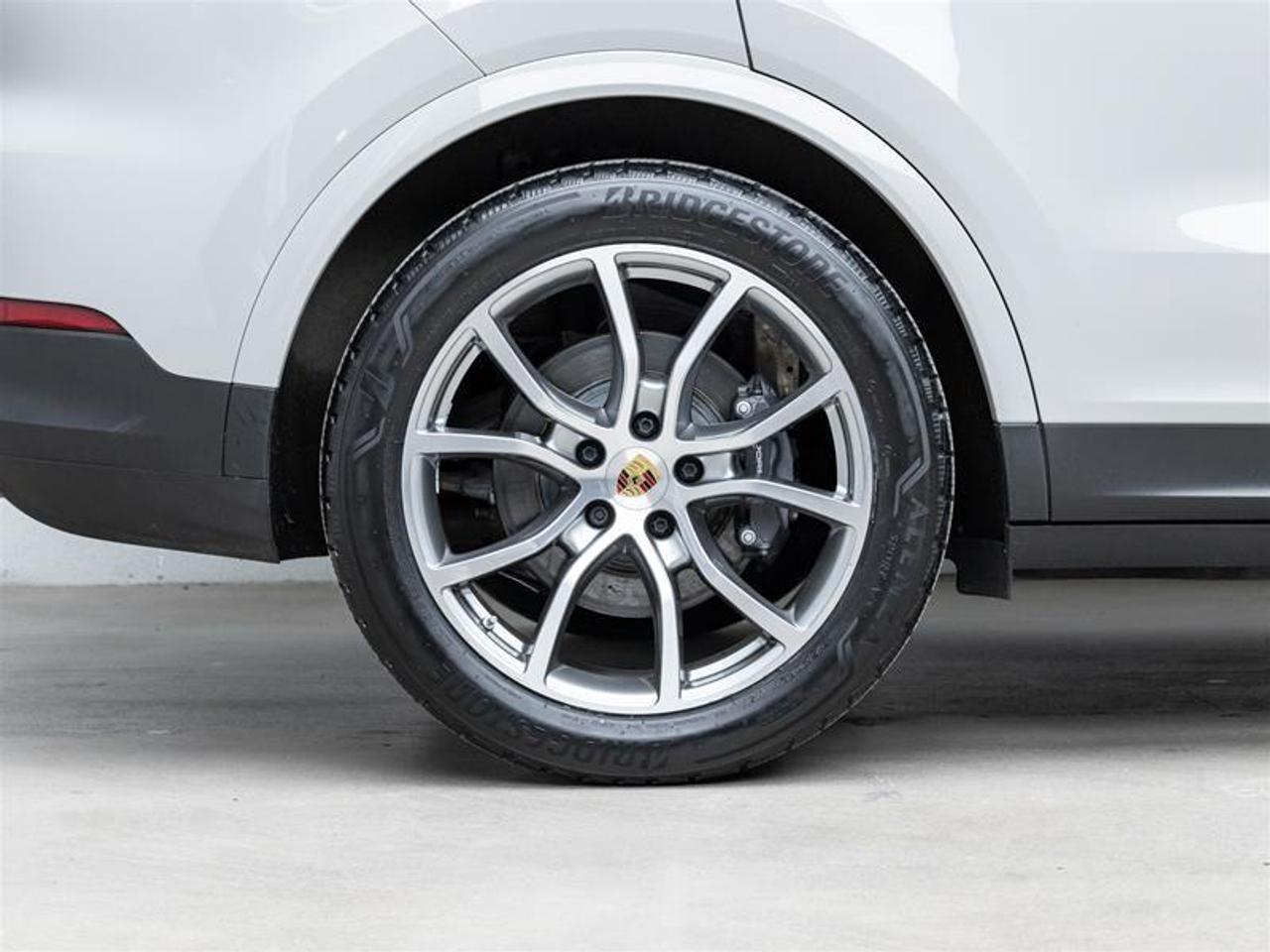 2024 Porsche Cayenne  Photo