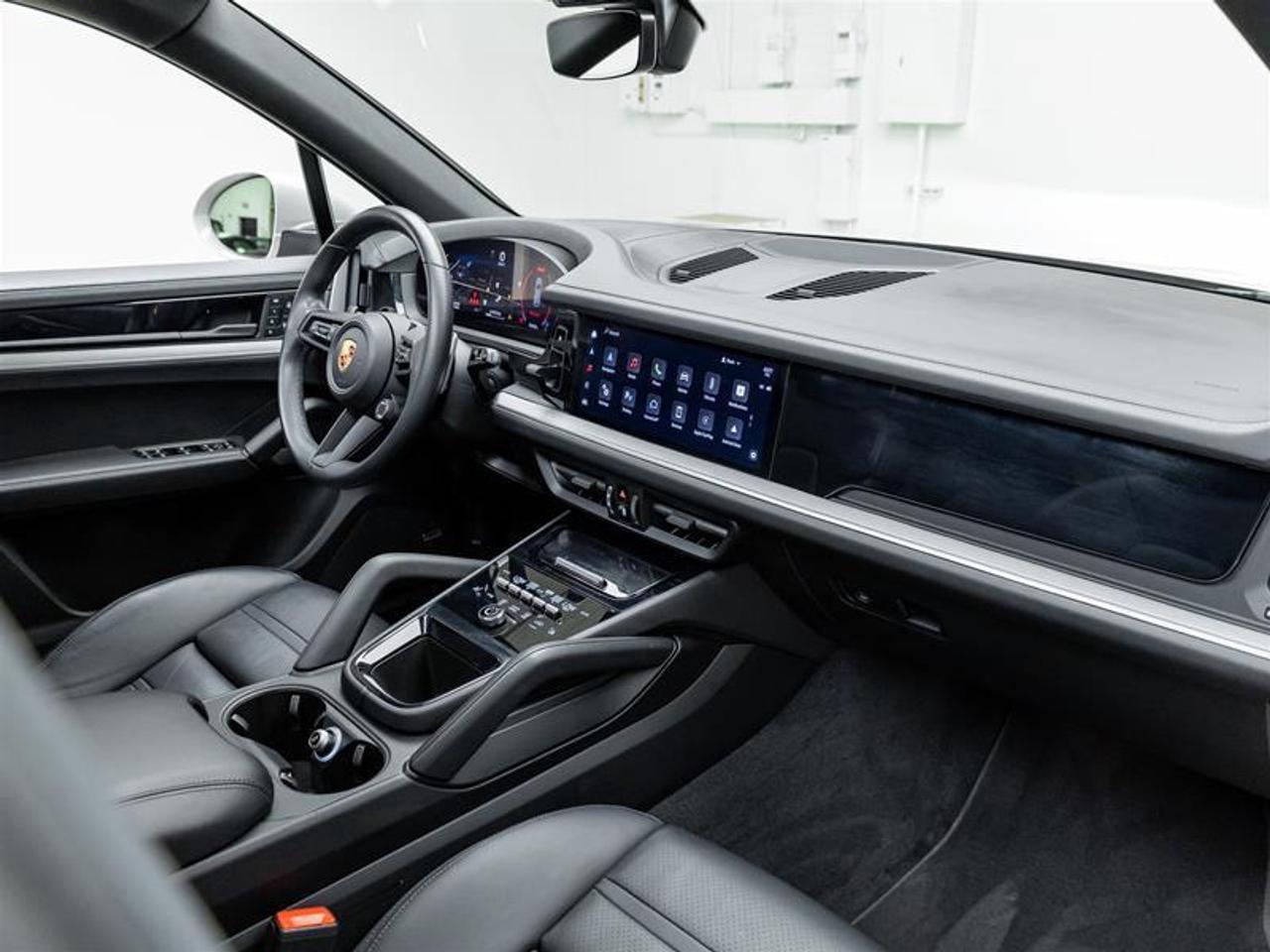 2024 Porsche Cayenne  Photo