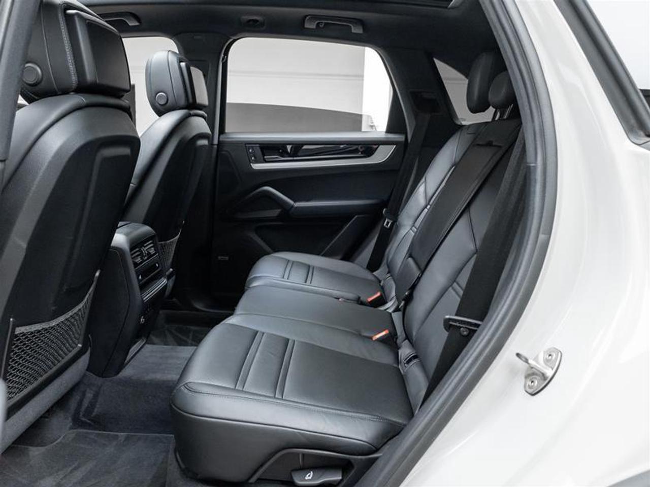 2024 Porsche Cayenne  Photo